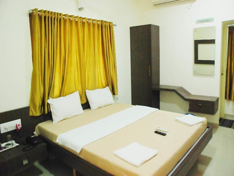 Hotel Pon Amutha Karūr Εξωτερικό φωτογραφία