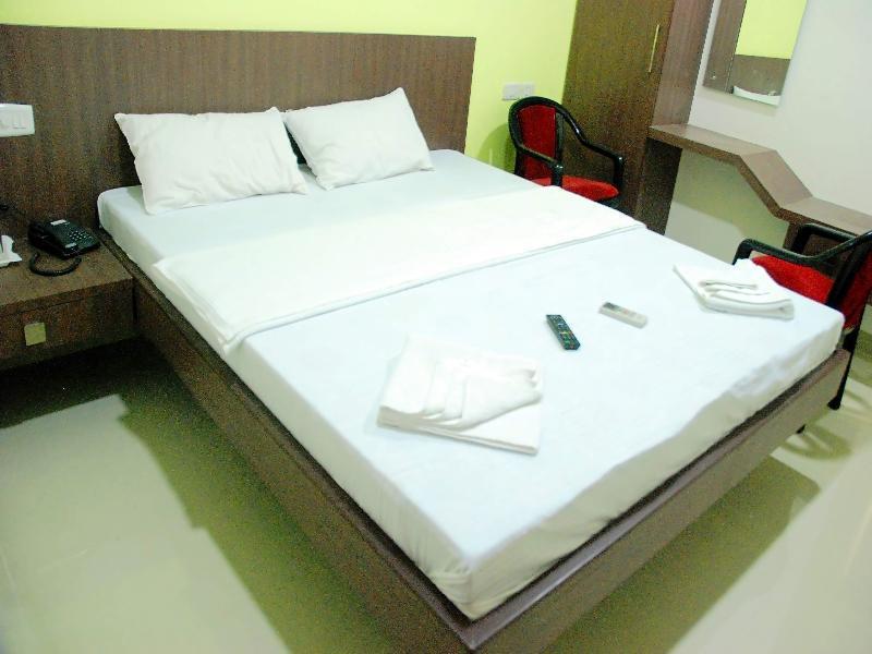 Hotel Pon Amutha Karūr Εξωτερικό φωτογραφία